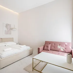 a13-boutique-apartments-best-location-by-bqa-budapest.inbudapesthotels.com/